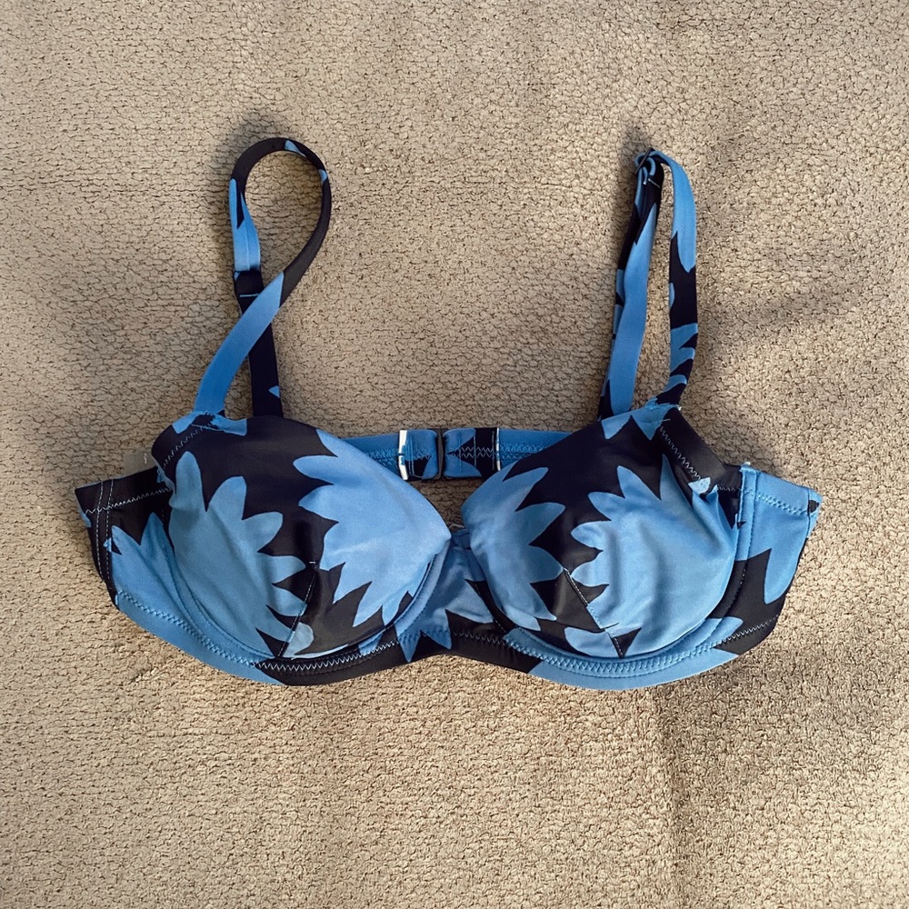 Aerie underwire bathing suit top - large
